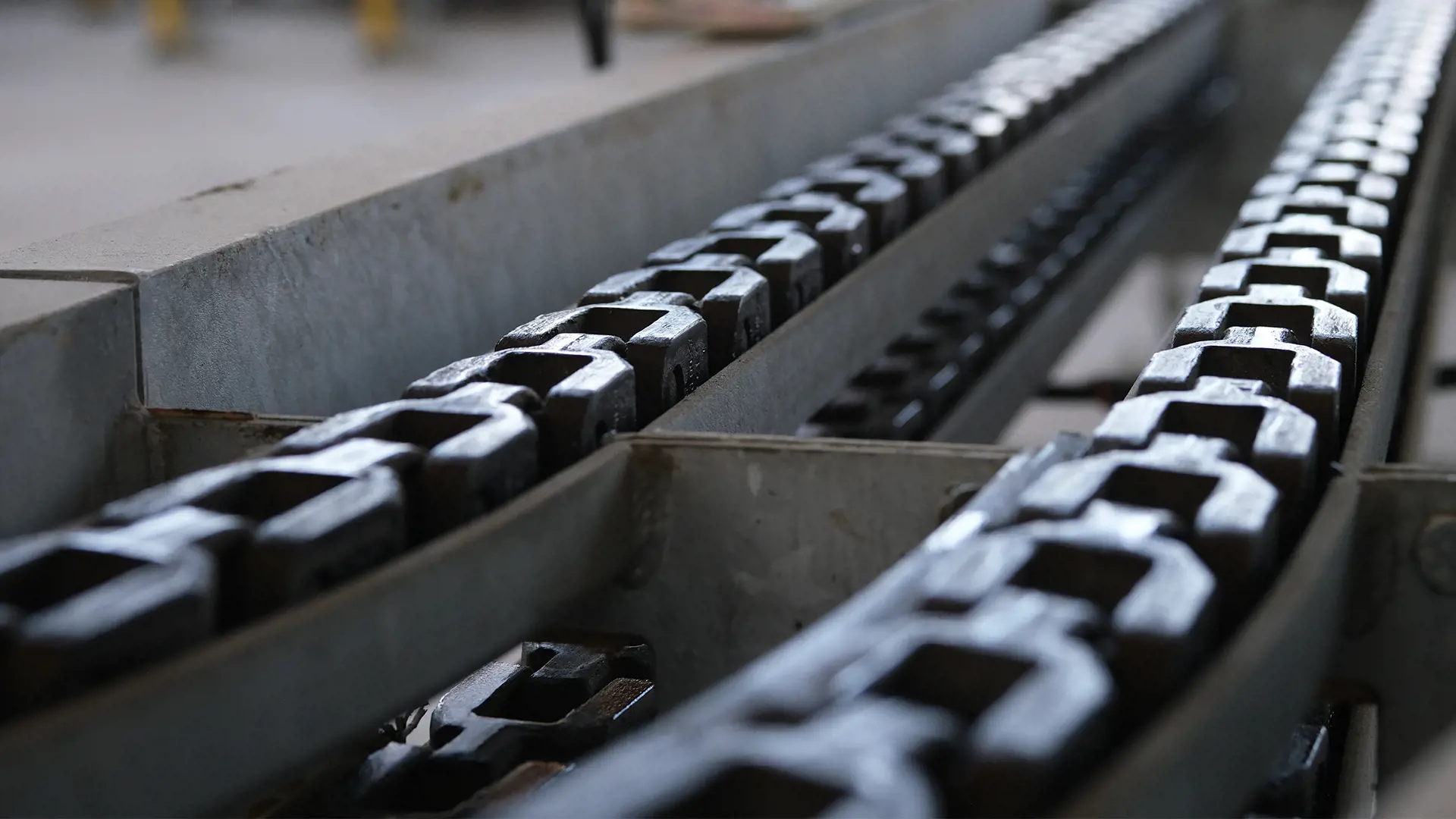 image of a chain conveyor